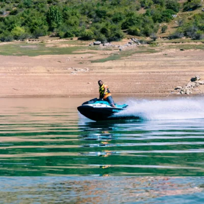 Motos de agua individuales en Riaño